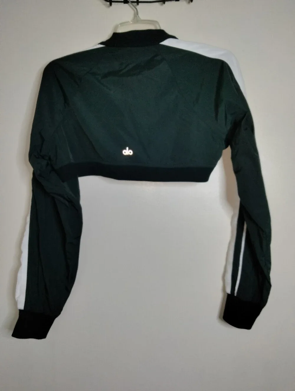 ALO Yoga (Sz M) Black & White Stripe Full Zip LS Cropped Racetrack Shrug Jacket